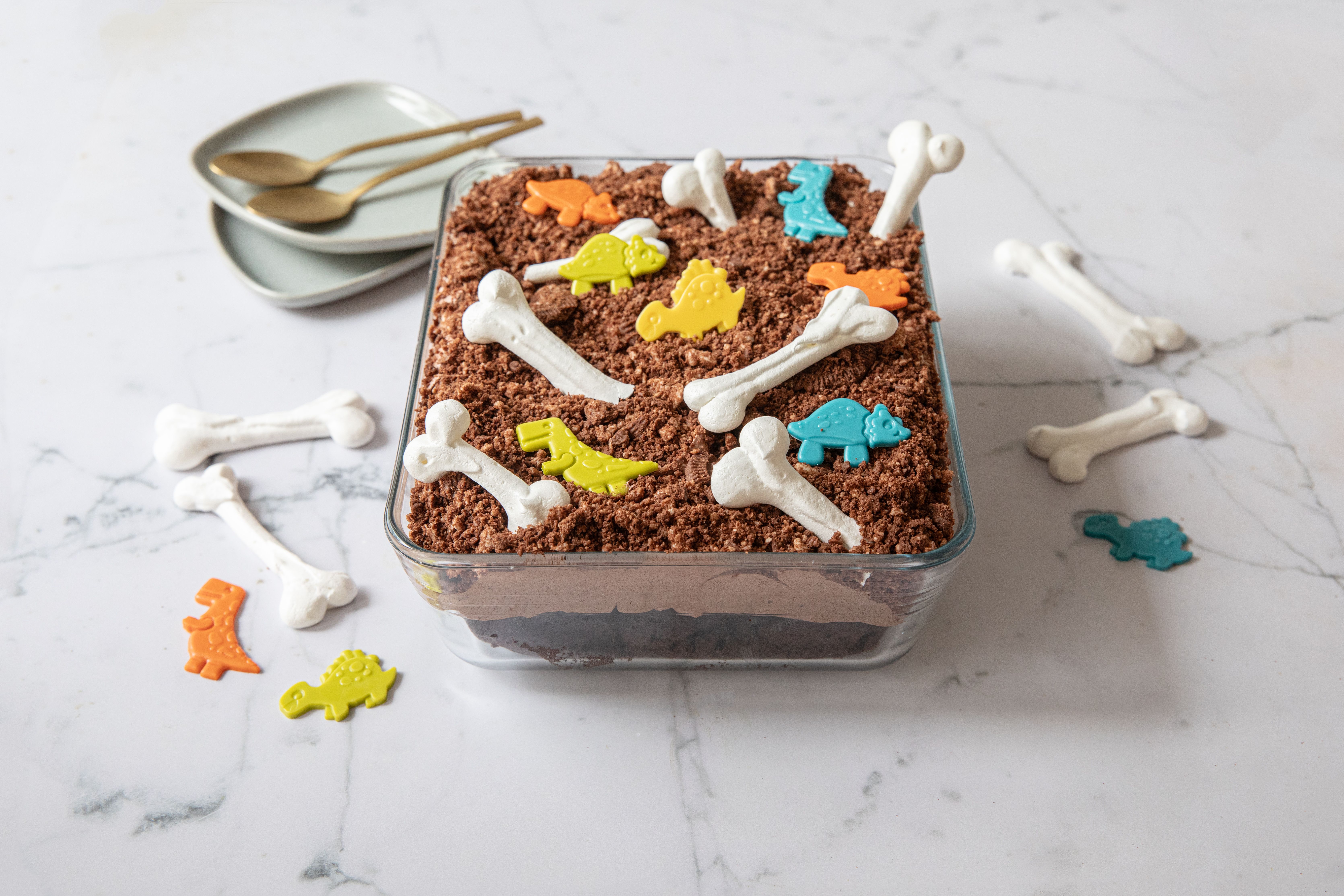 lastenjuhlan kakkukoristeet eläinhahmoina