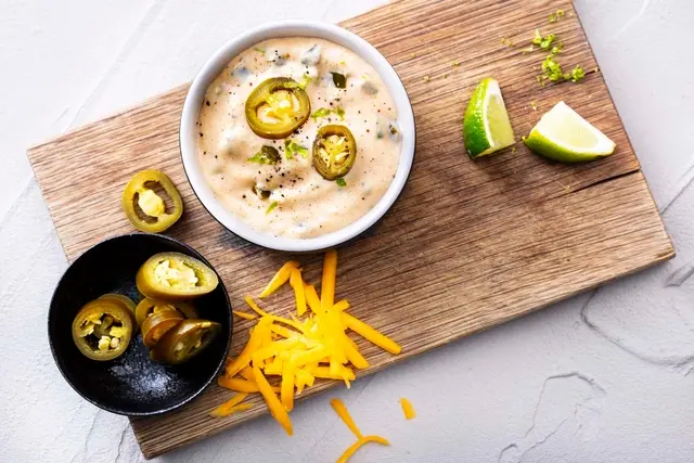 Picture - C21-1239_chili_cheese_Pizza_dip_AV2_3-2_LR-1.jpg